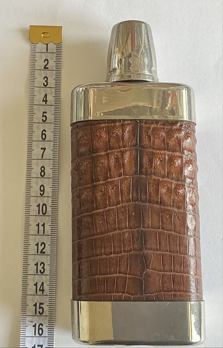 Фляга кожа и сталь