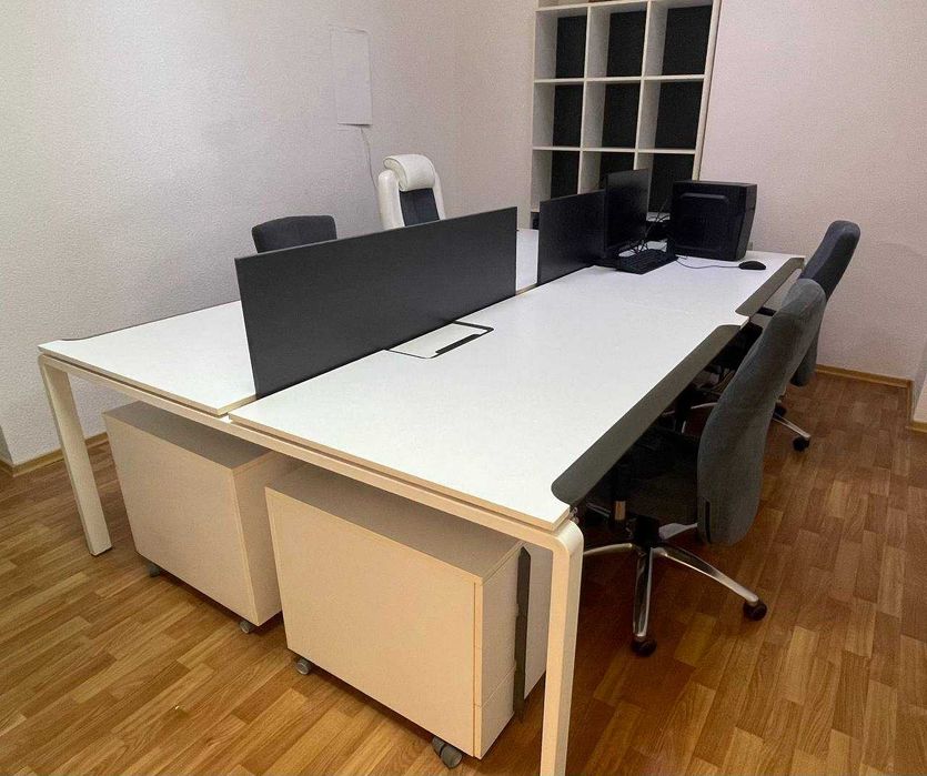 ПРОДАМ офісні меблі в гарному стані м. Київ
