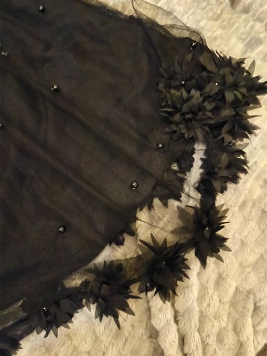 Sukienka z dołem z tiulu