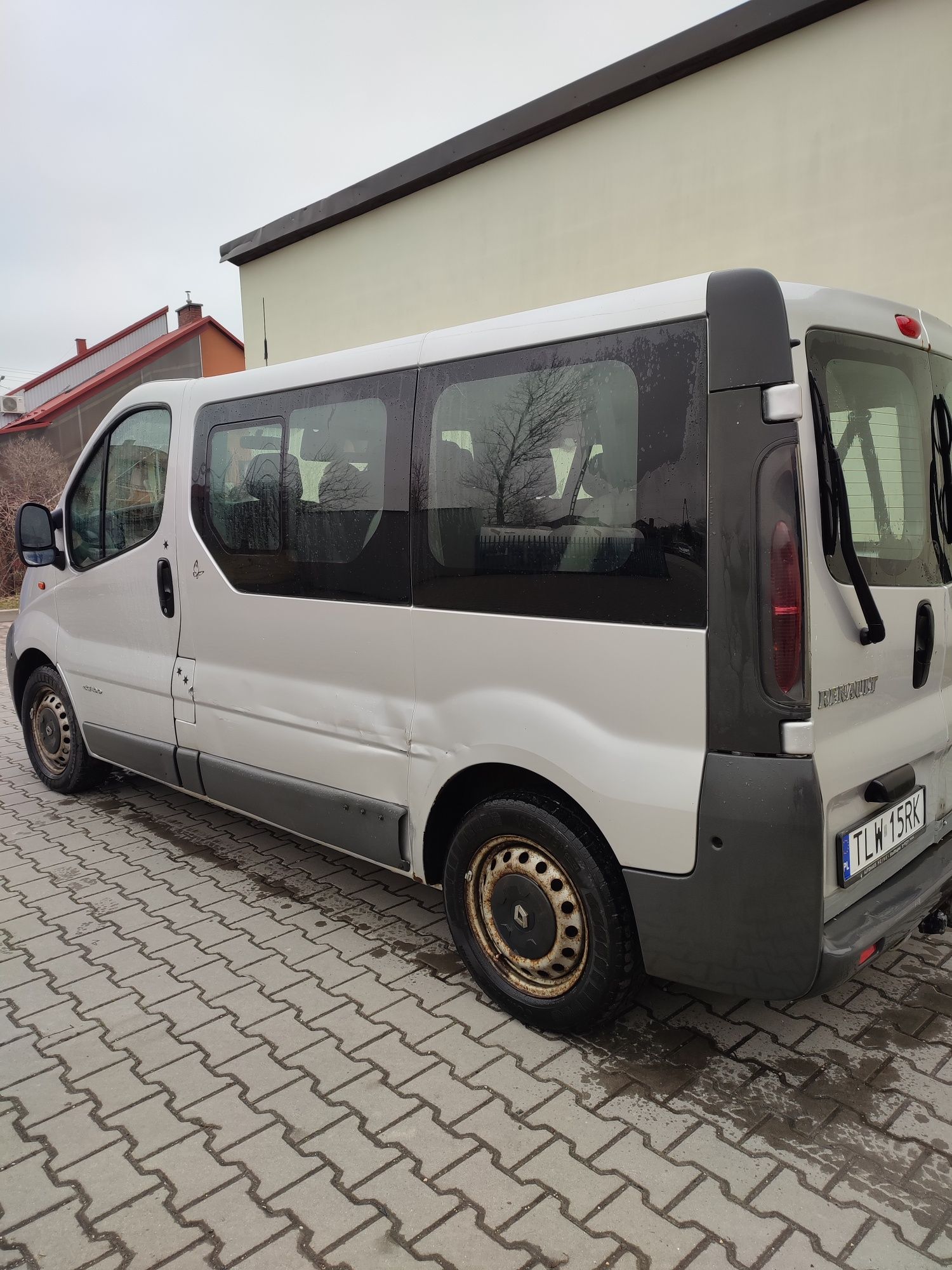 Renault Trafic 9 osobowy