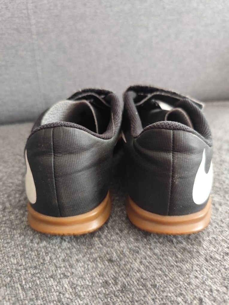 Halówki Nike rozmiar 35