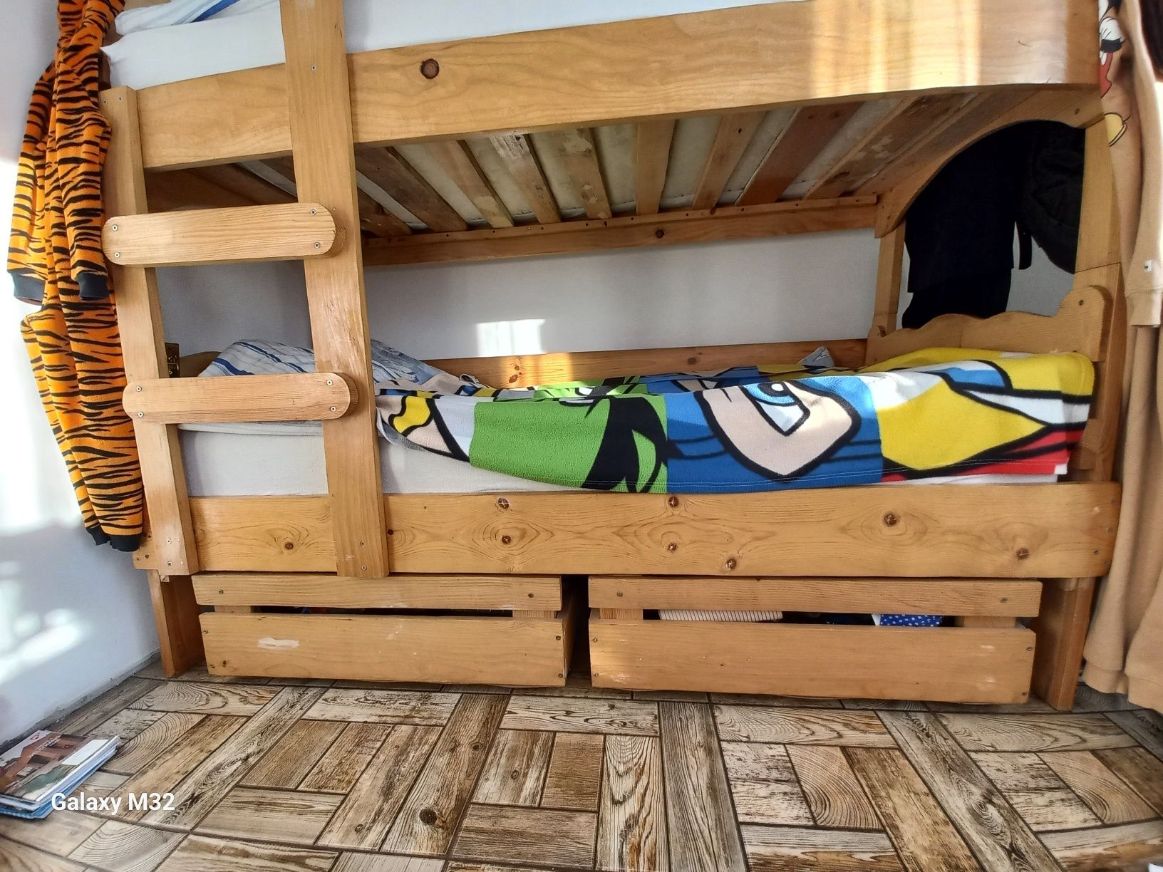 Двоярусне ліжко двохярусне ліжко з шуфлядами