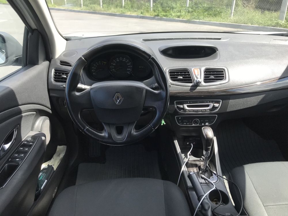 Renault fluence 2010 автомат