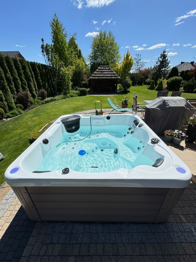 Nowe wanny ogrodowe jacuzzi trident