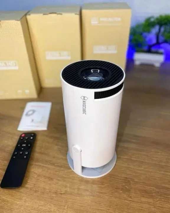 Смарт проєктор  HY300 проектор Wi-Fi Bluetooth міні домашній кинотеатр