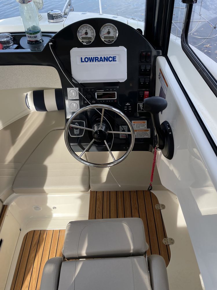 Катер Quicksilver 675 Pilothouse