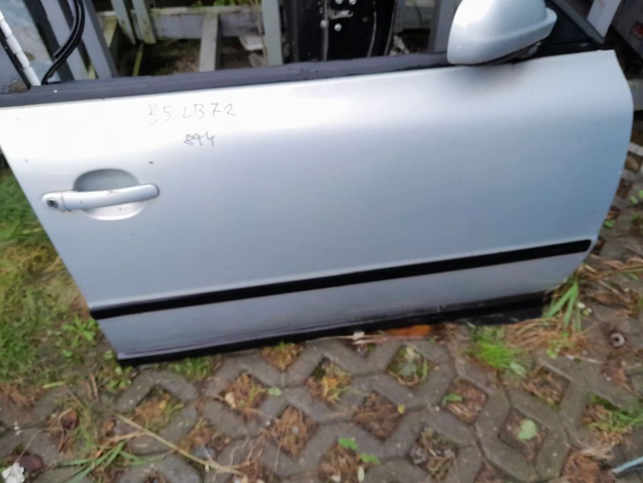 VW PASSAT B5 DRZWI PRAWE PRZEDNIE PRAWY PRZÓD KOLOR: LB7Z