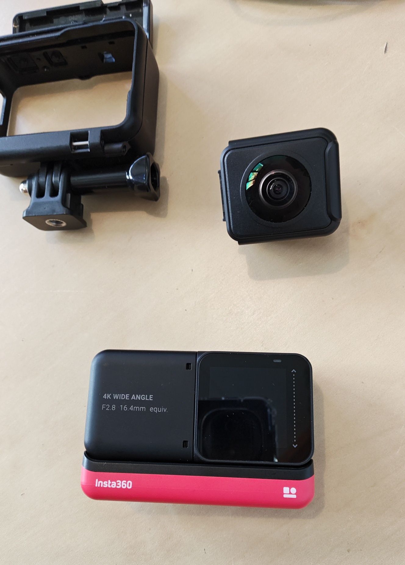 Câmera INSTA 360 One R