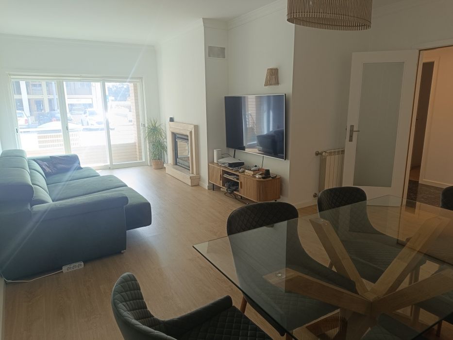 Apartamento T1 para arrendamento na rua de Santana Leça do Balio