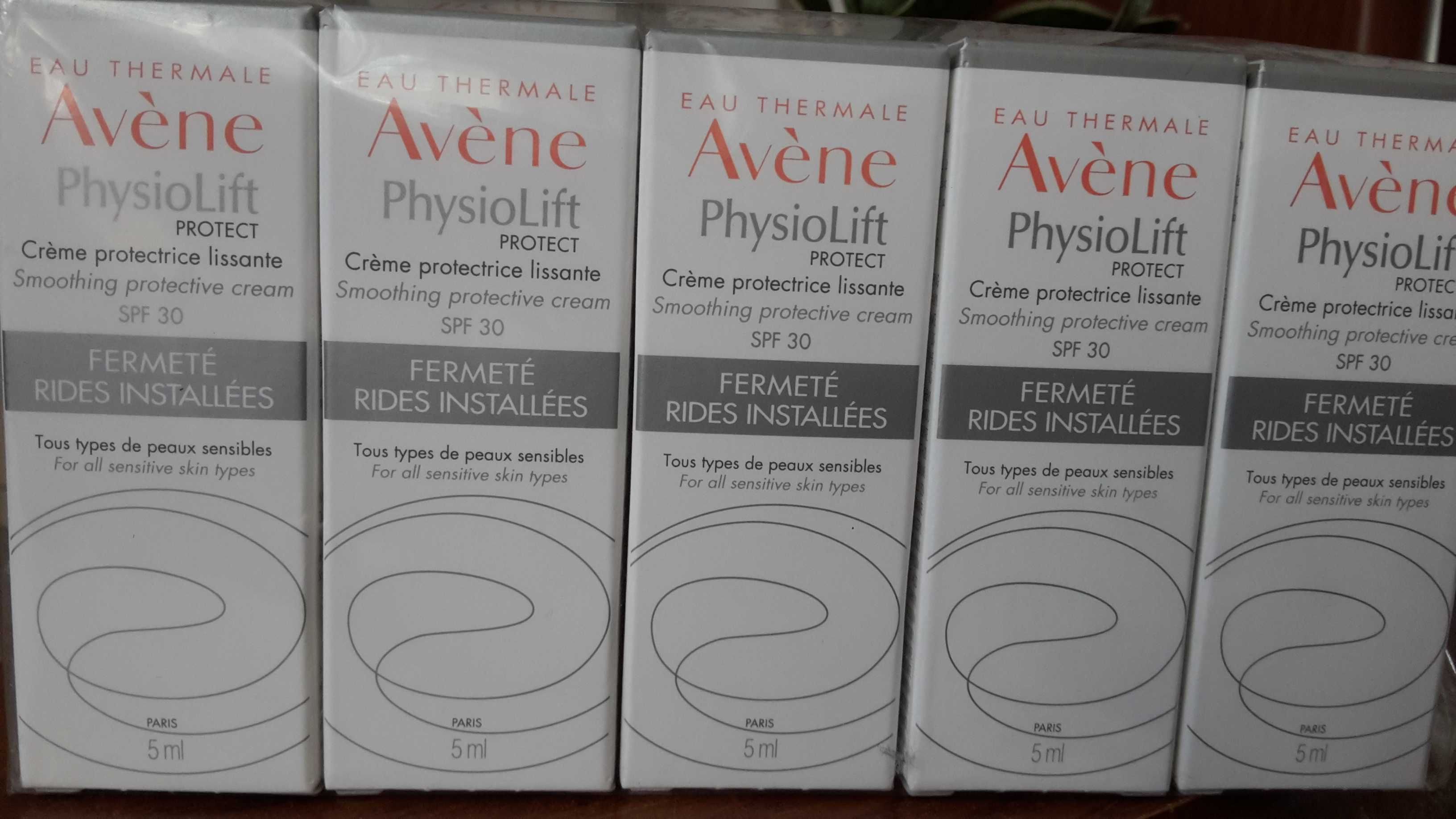 Avene PhysioLift PROTECT 
Wygładzający krem ochronny SPF30