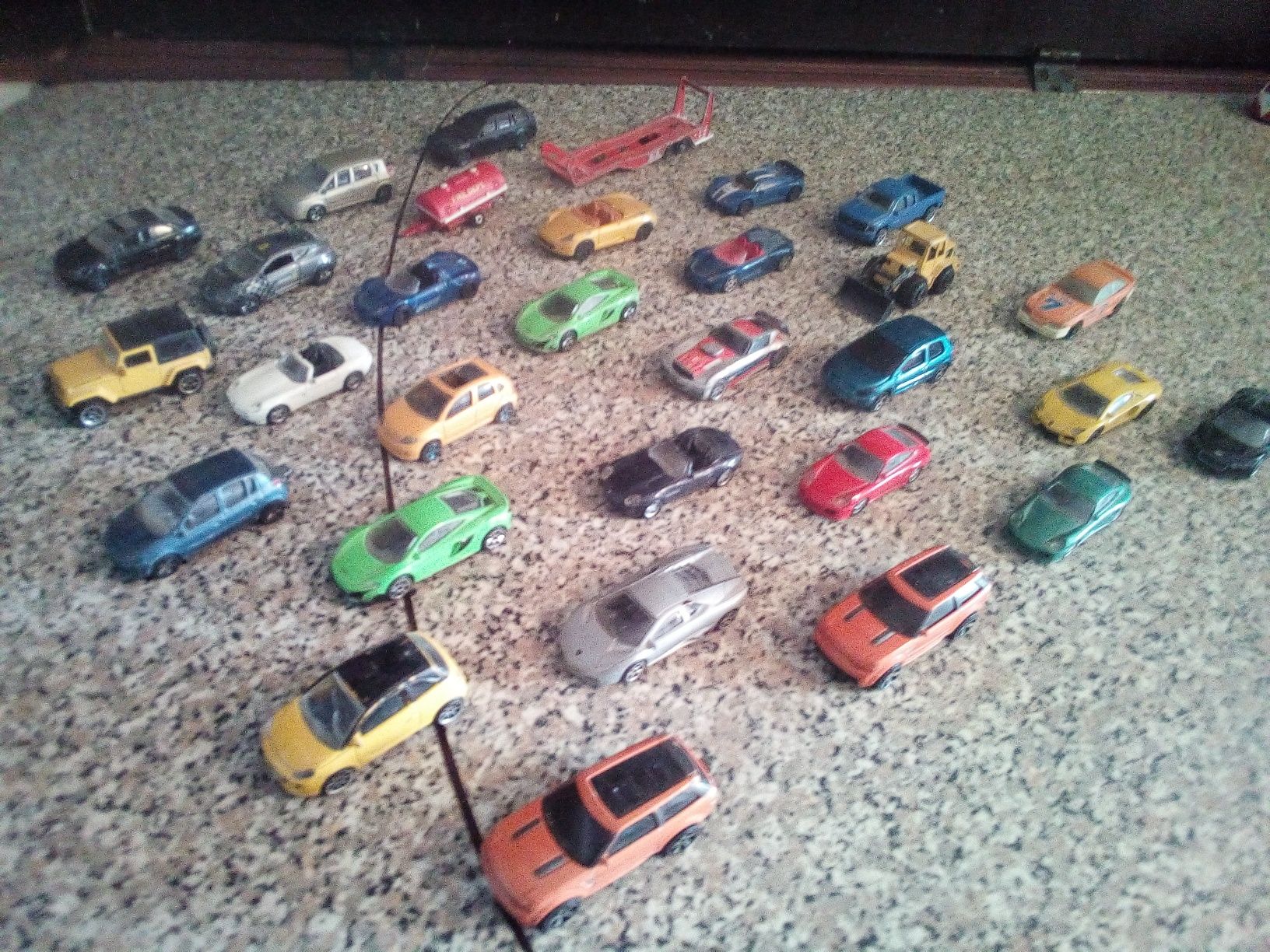 Conjunto de 30 Carrinhos Majorette Diversos
