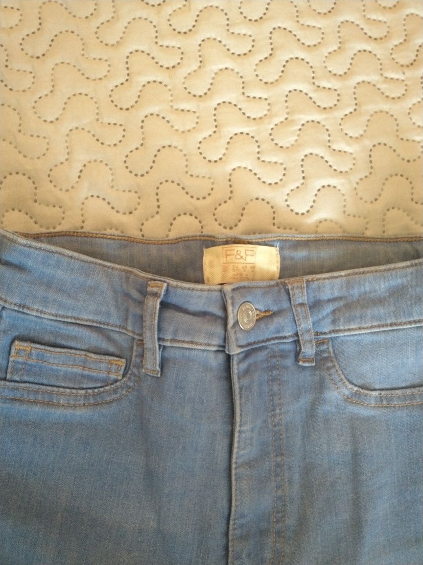 Spodnie jeans 34