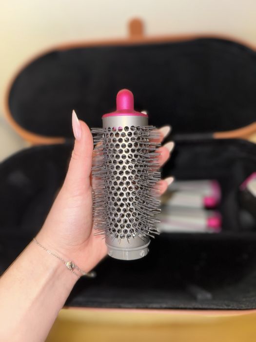 Dyson стайлер новий