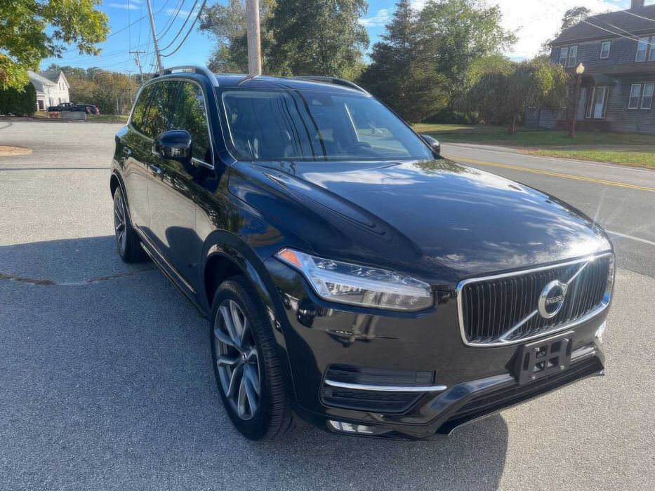 Volvo XC90      2018
