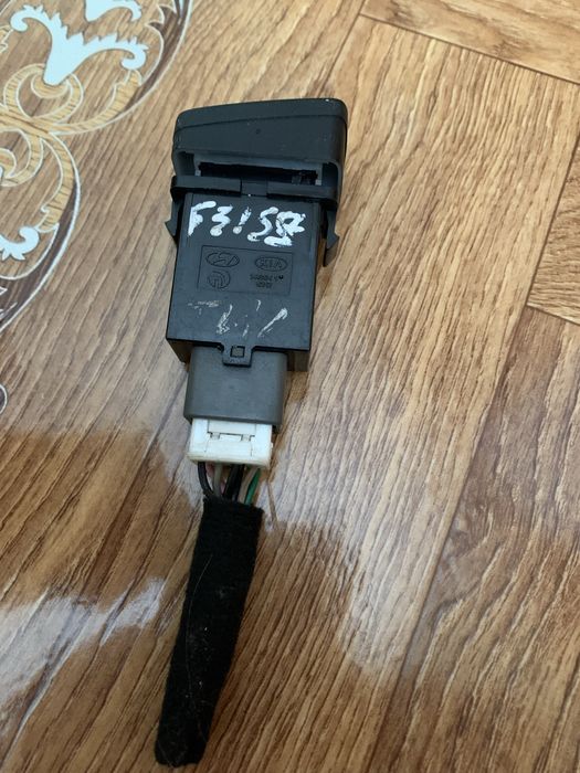 Кнопка підігріву лобового скла Hyundai Tucson