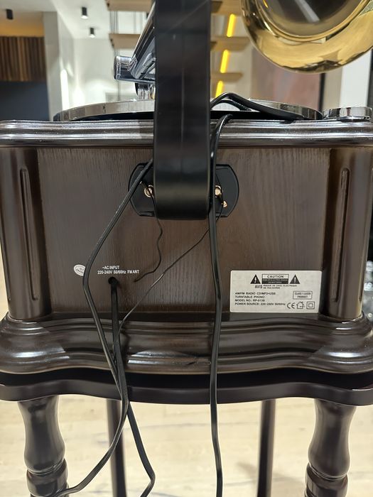 Проигрыватель пластинок, CD, USB, FM громфон
