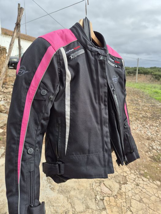 Vendo equipamento de protecção de moto para senhora a com etiqueta