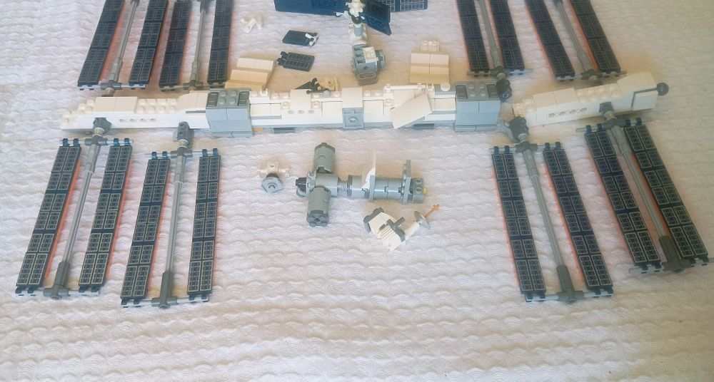 LEGO 21321 stacja kosmiczna zestaw niekompletny