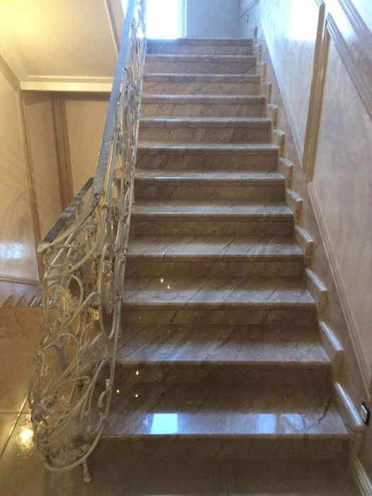 Мраморные лестницы Одесса . Лестница из мрамора. Мраморные ступени