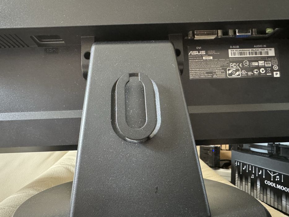 Монитор Asus 22 дюйма Полностью рабочий