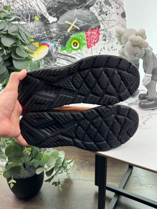 Кросівки Hoka Arahi 6 42.5 розмір Е6710