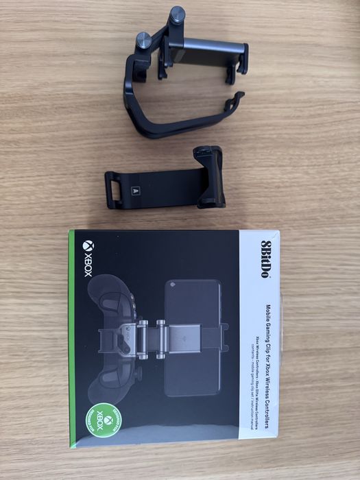 8BitDo uchwyt grip na telefon do padów Xbos Series i Xbox One