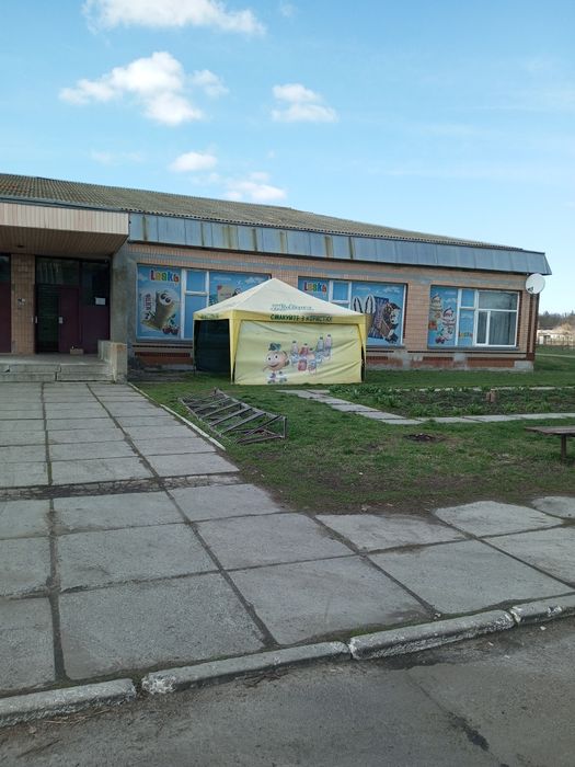 Продається діючий бізнес. Магазин -кафе!