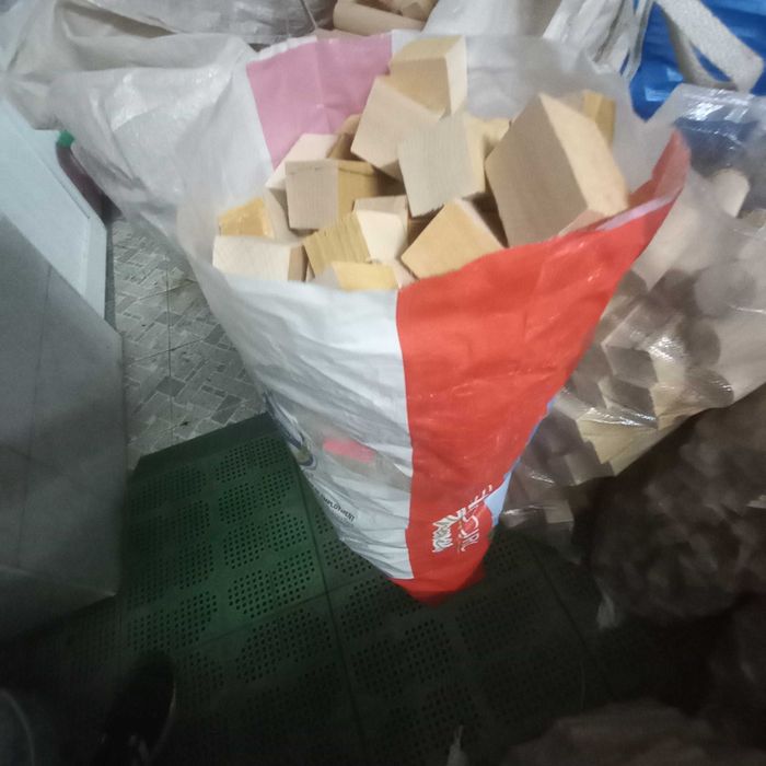 Saco de lenha em quadrados 25kg