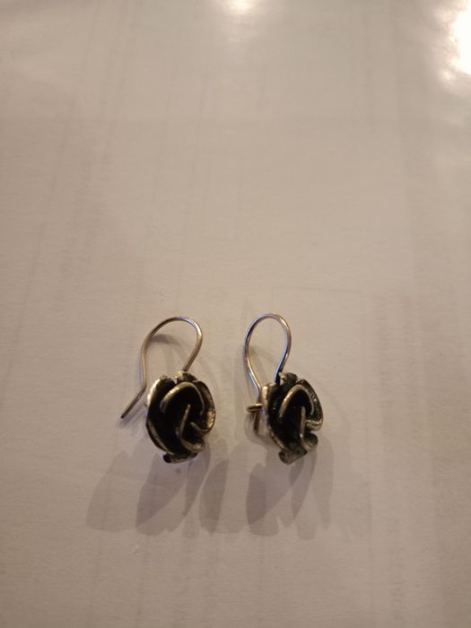 Śliczne delikatne kolczyki różyczki z PRL