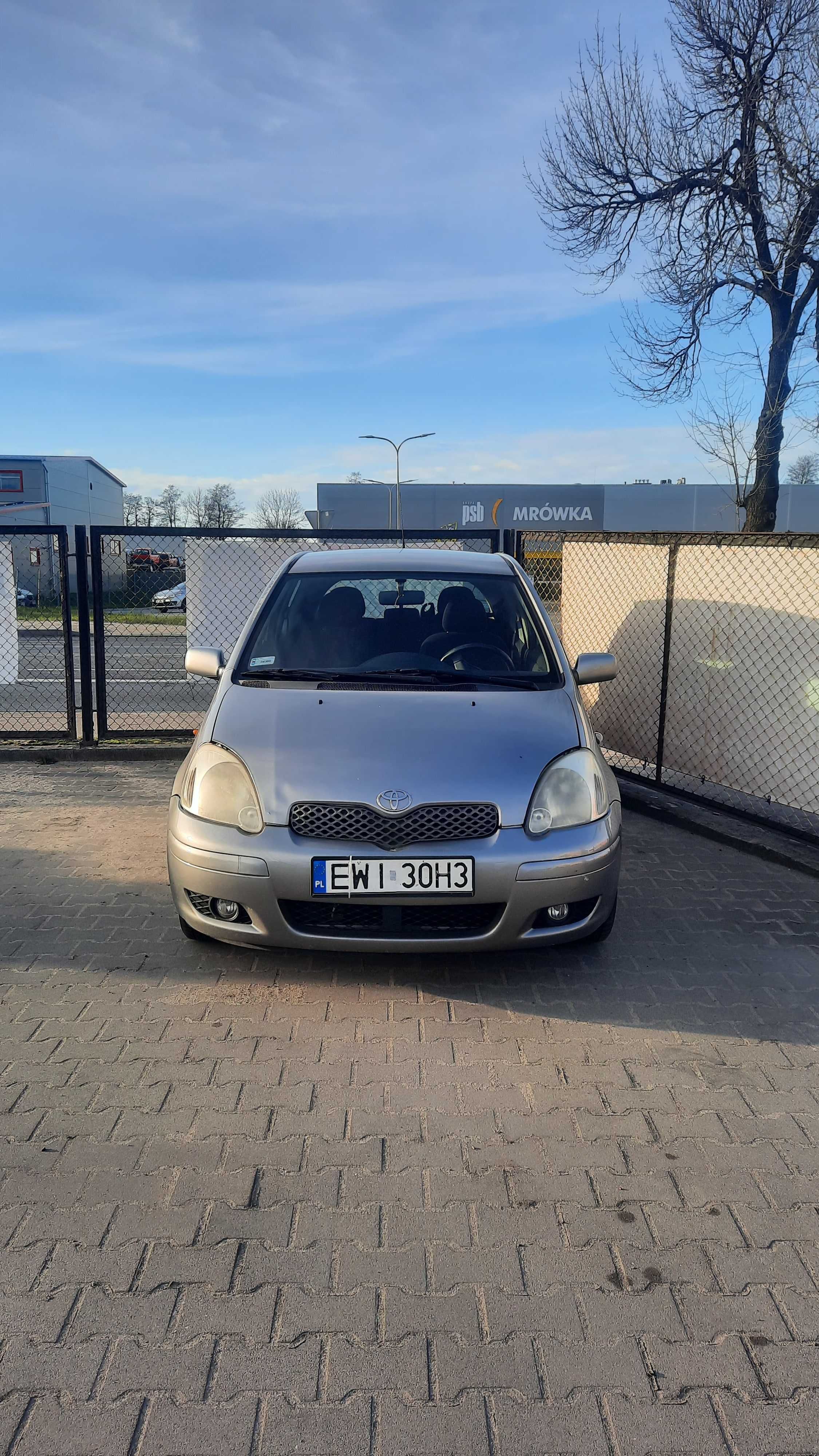 Sprzedam Toyote Yaris r. 2003