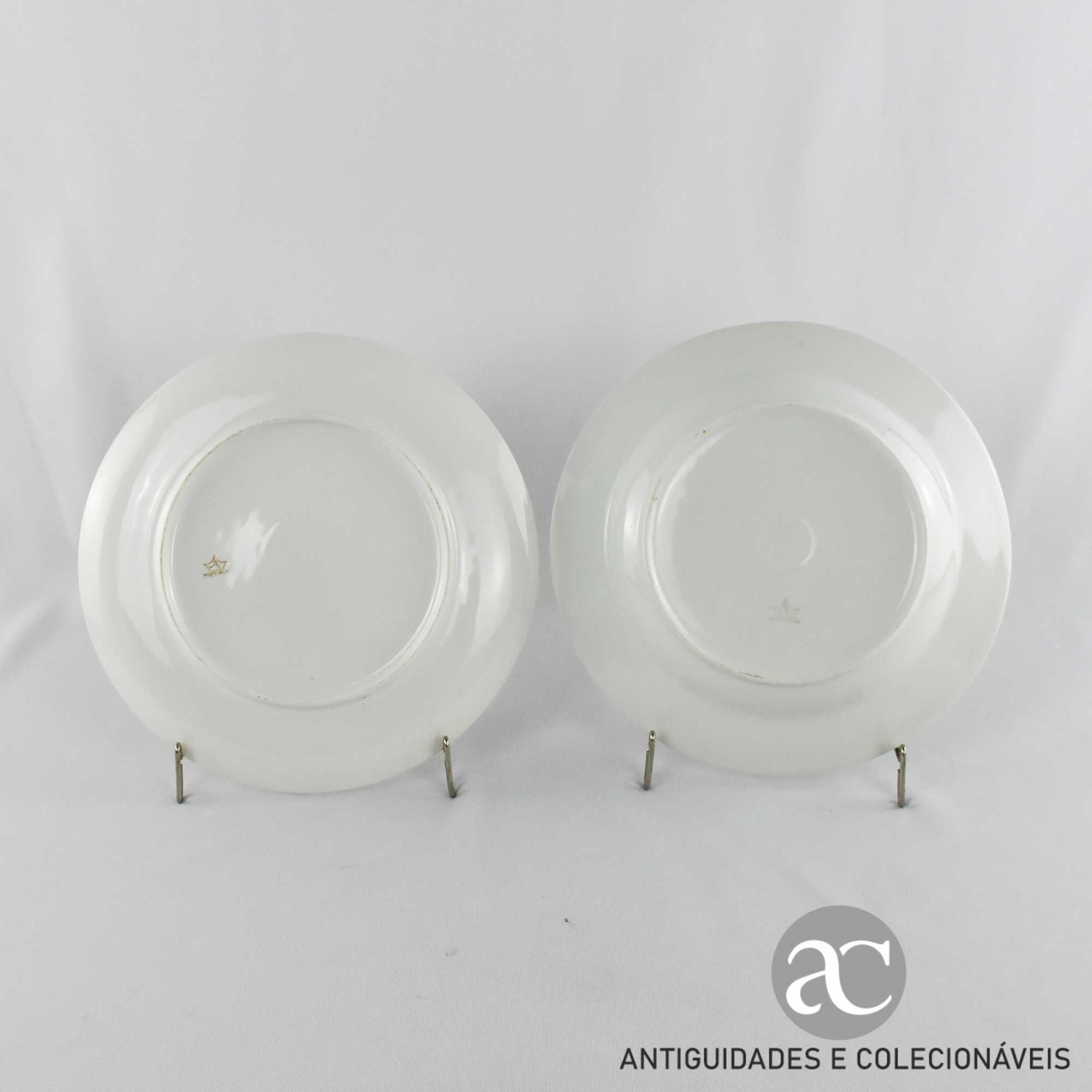 Conjunto 2 pratos decoração folhas e frisos a ouro porcelana Artibus