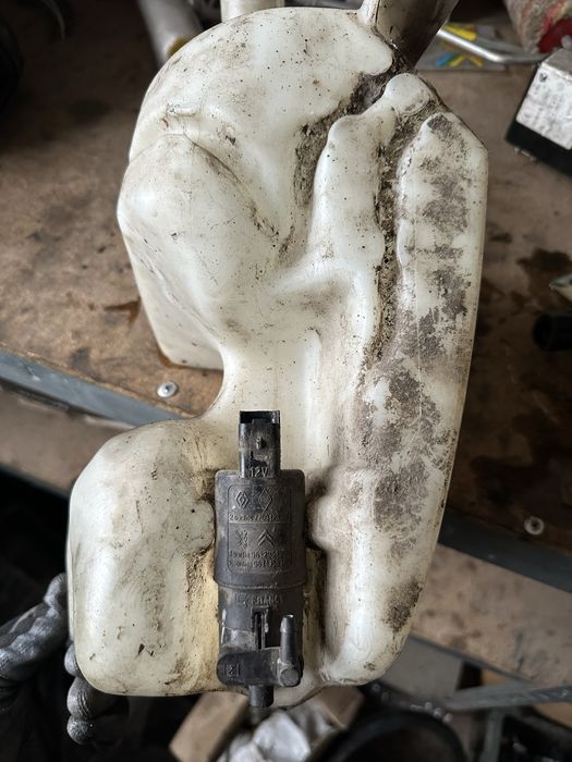 Бачек омывателя гура пежо партнер ситроен берлинго УСЛУГИ СТО