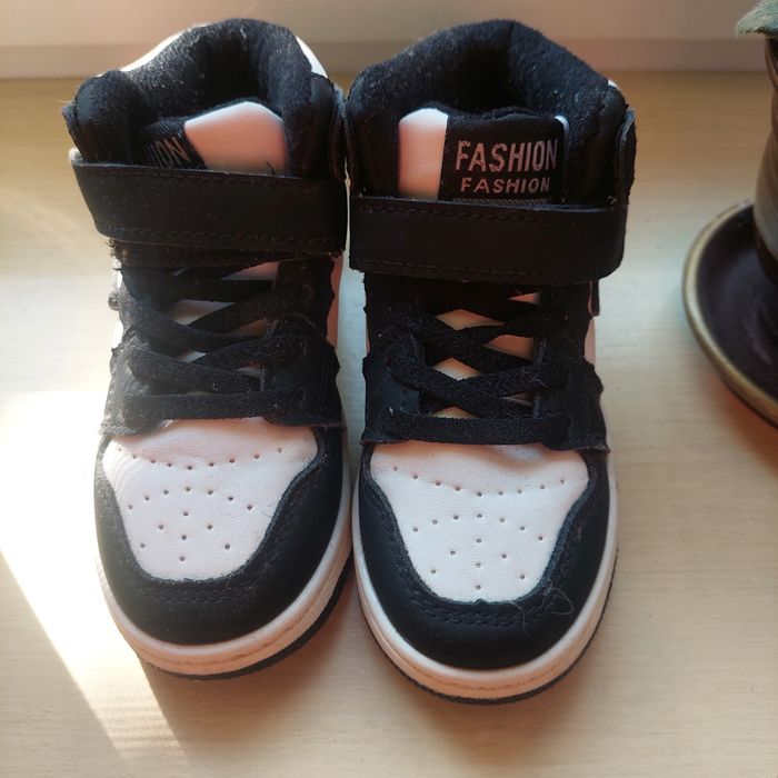 Дитяче демо взуття