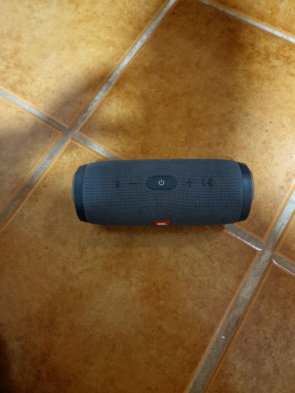 Vendo coluna jbl charge essential