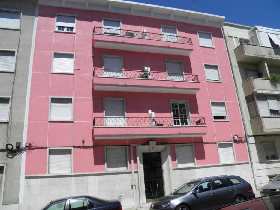 Apartmento T2 - Lisboa - com espaço exterior