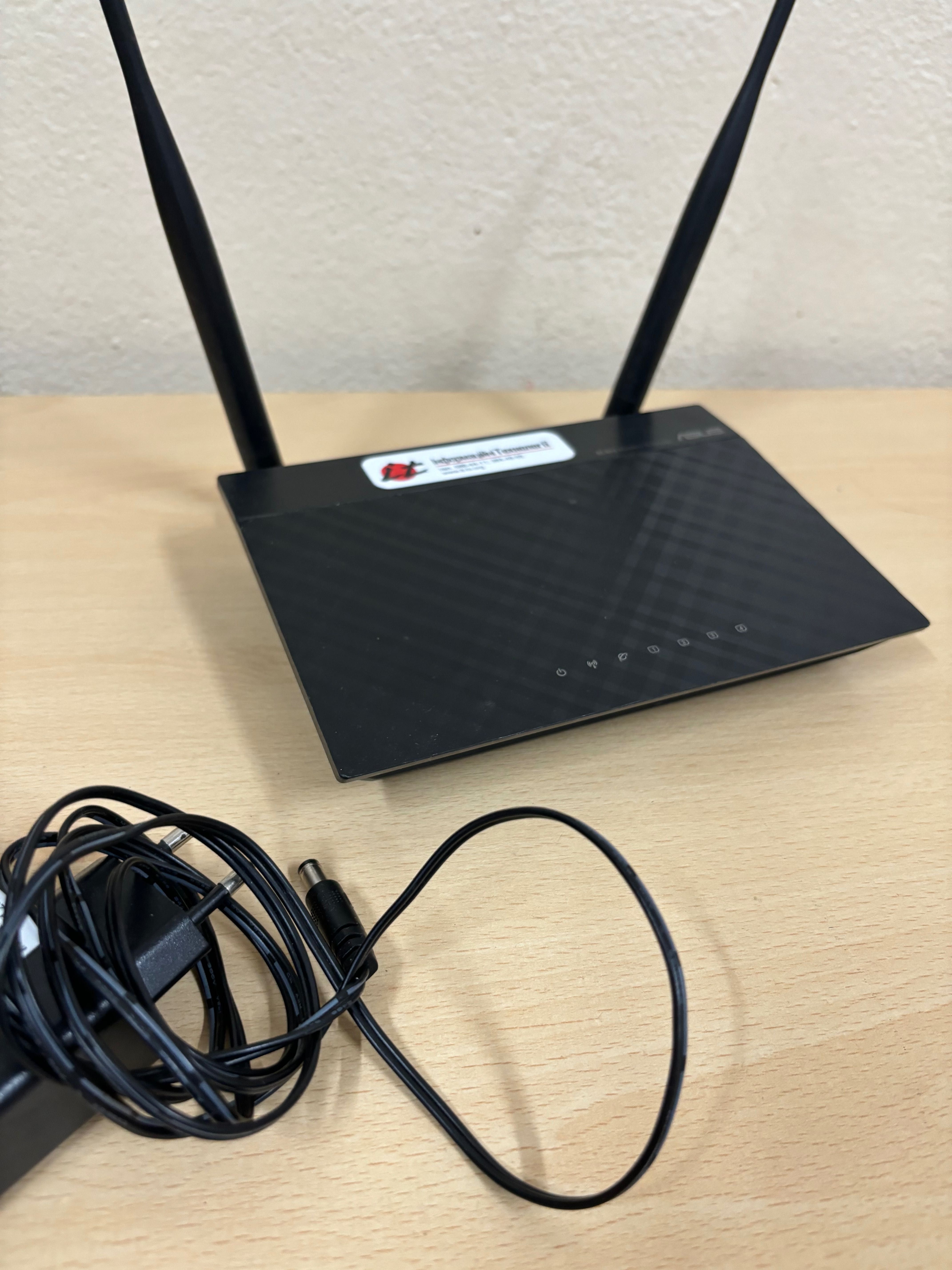Router Asus RT-N12+ Wireless