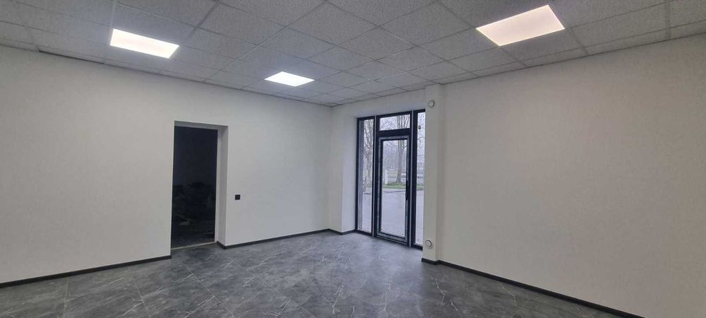 Здається приміщення. Центр.