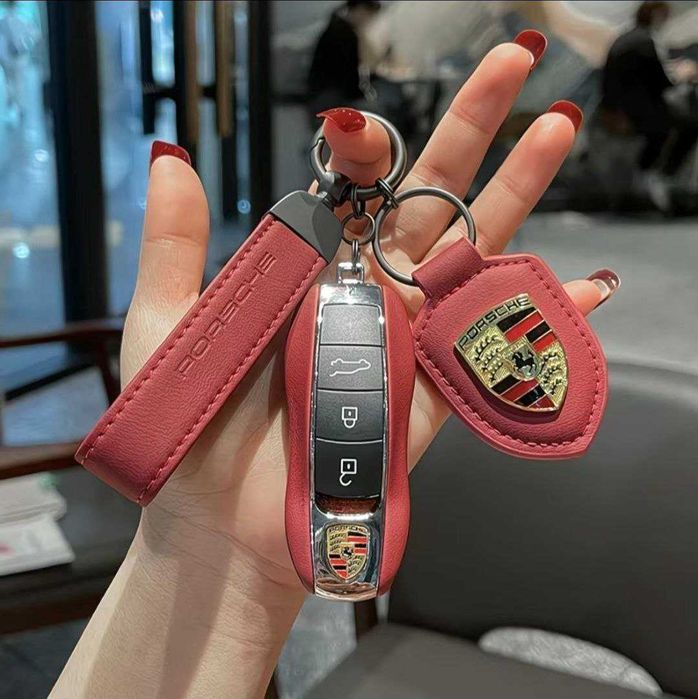 Бордовий шкіряний брелок Porsche | Елітний аксесуар для ключів