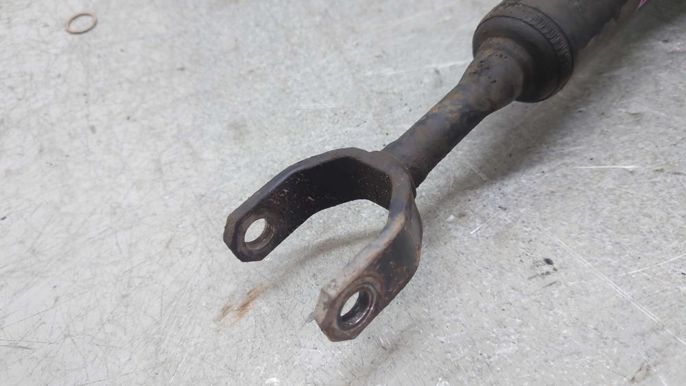 VW Audi A4 B5 Passat B5 Amortyzator Mocowanie Wspornik Prawy Przód