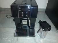 Ekspres ciśnieniowy do kawy z pojemnikiem mleko DeLonghi ESAM420.40.B