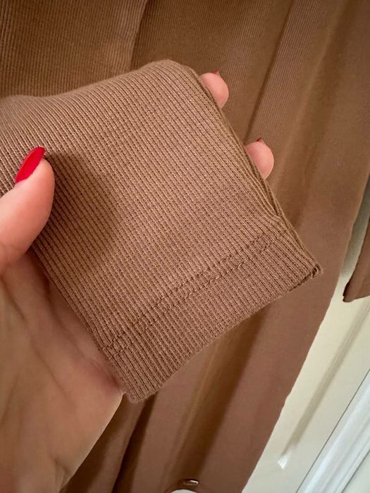 Плаття в рубчик миди