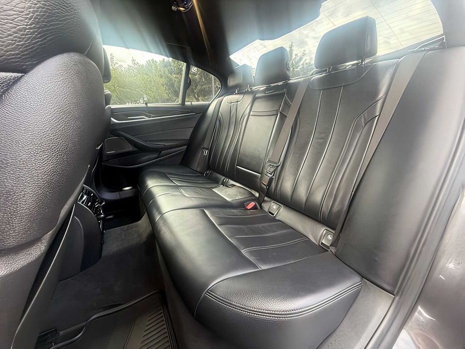 BMW 5 Series      2018