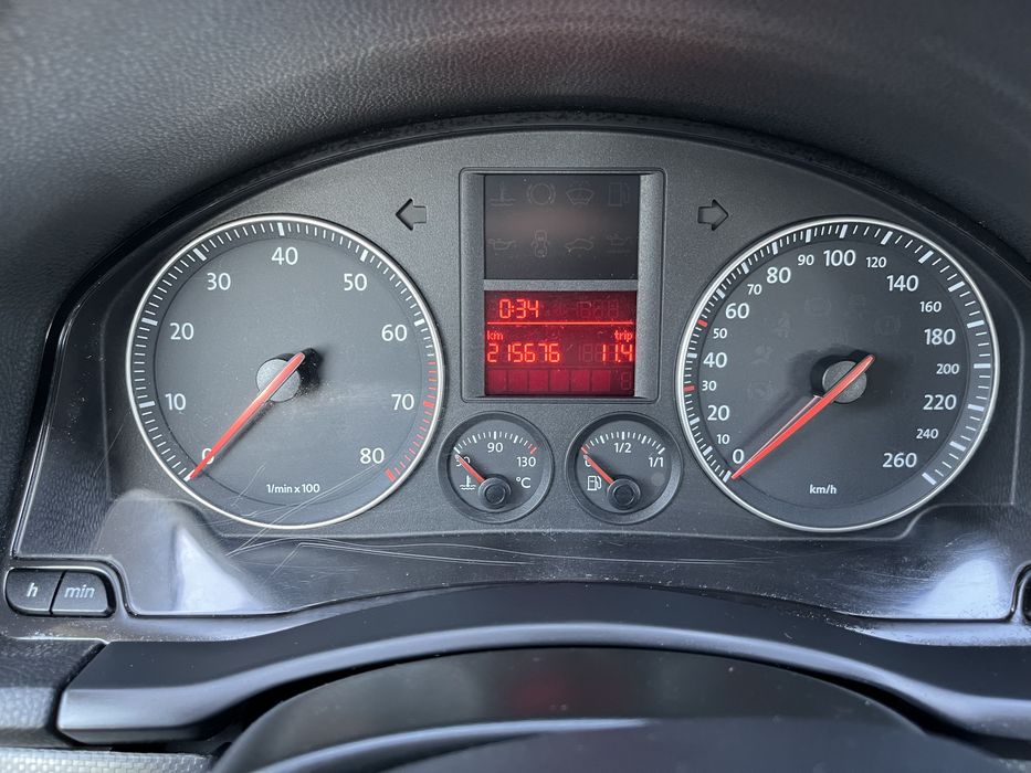 Volkswagen Golf 2006 1.6 бензин