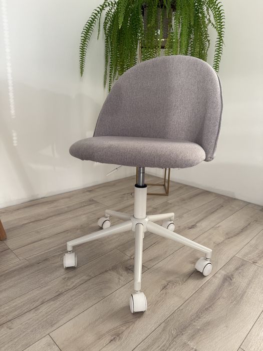 Krzesło biurowe szare