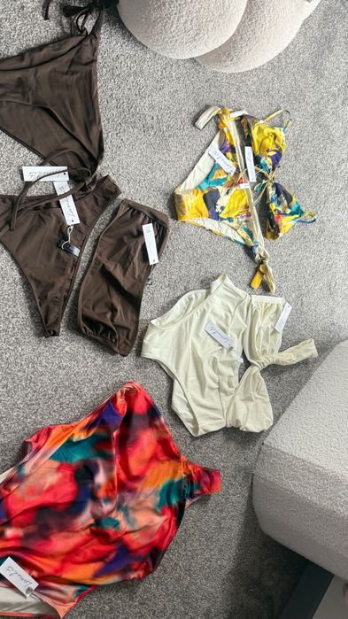 Stroje kąpielowe love and hate