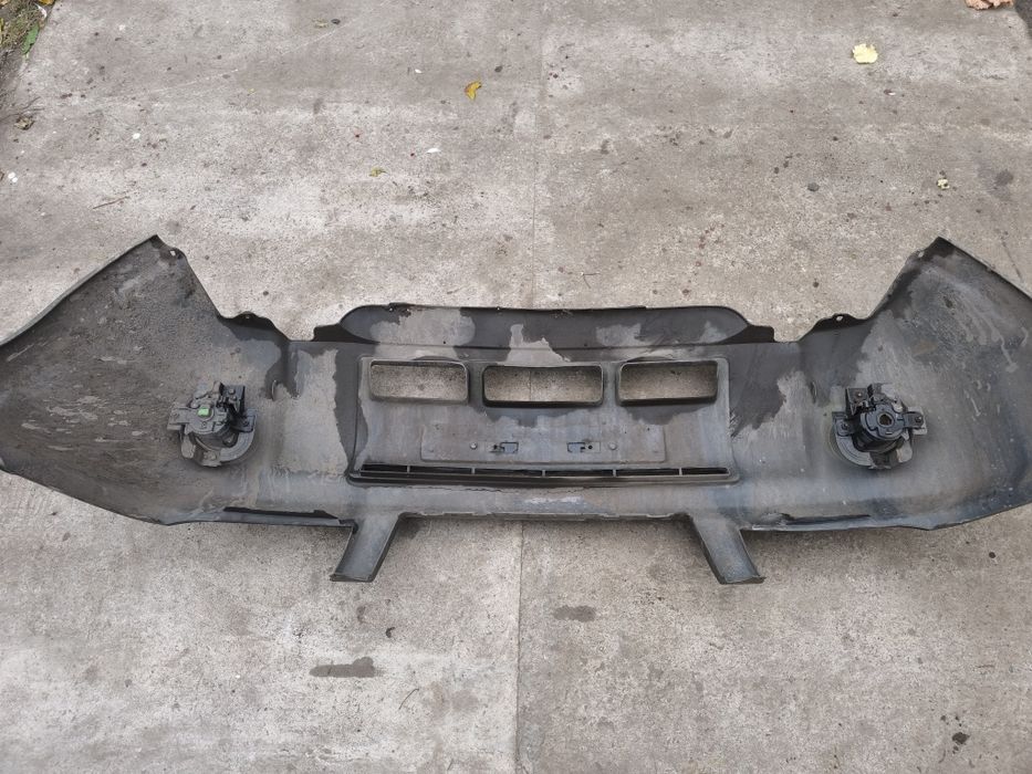 Продам передний бампер на nissan x-trail t30