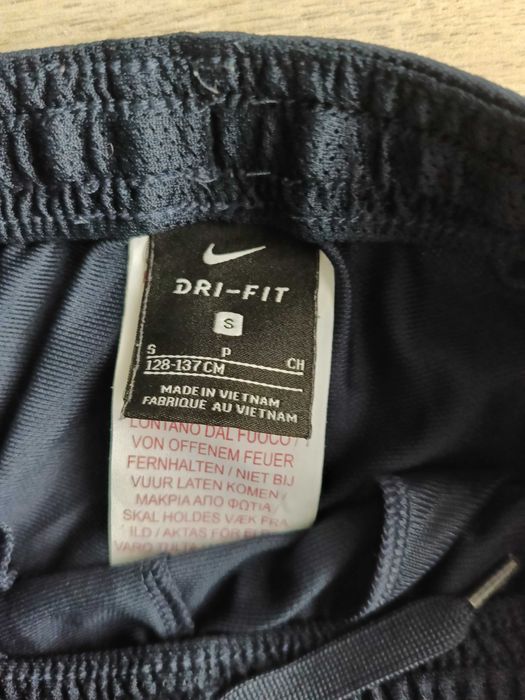 Spodnie treningowe Nike rozm.128