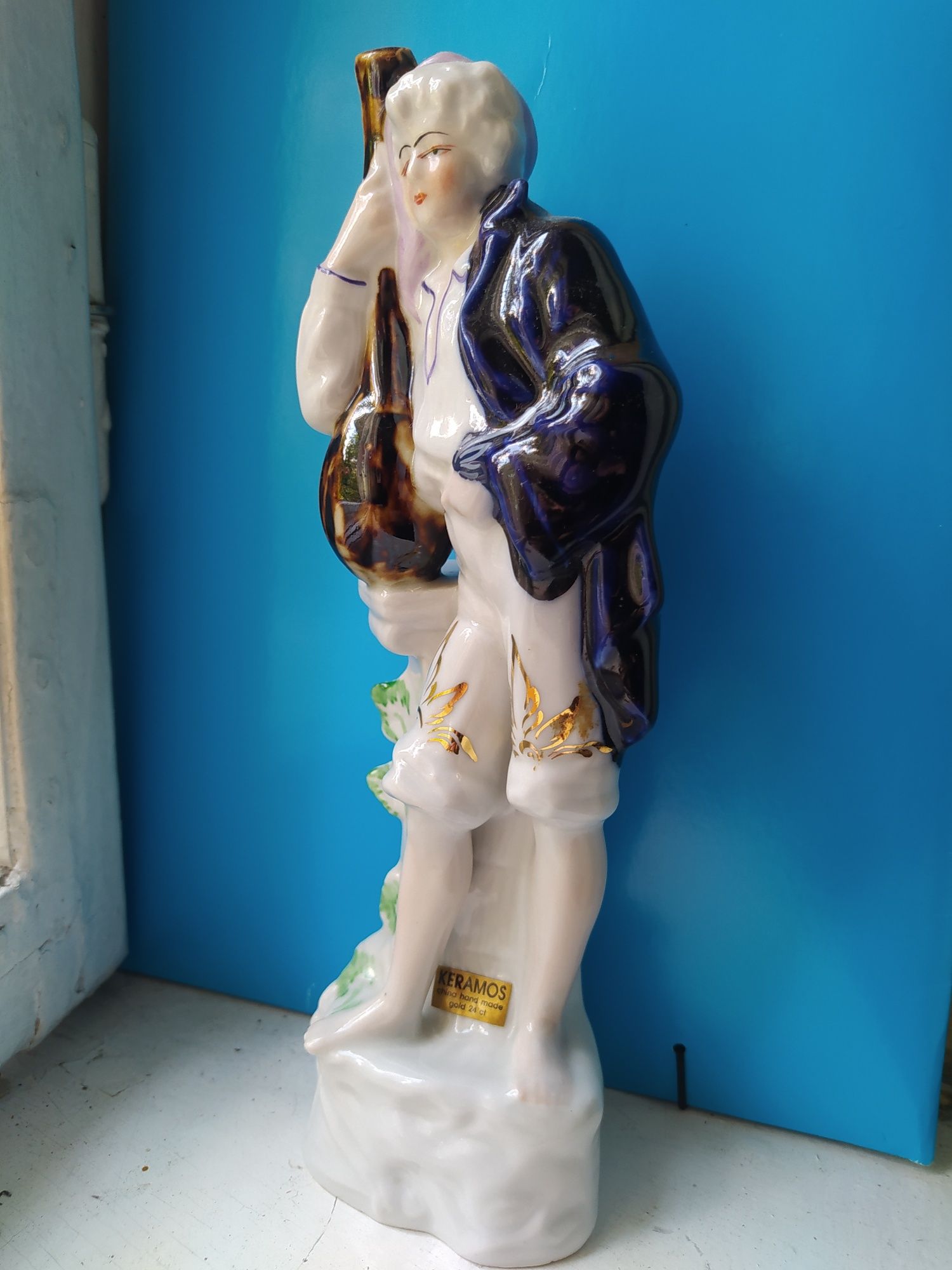 Figurka Chłopiec z Mandoliną Keramos Janina Dikolenko PRL Porcelana