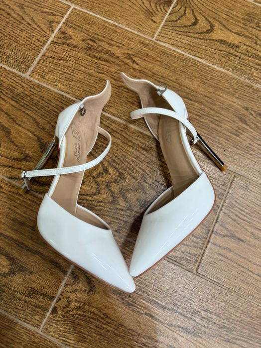 Туфли белые лодочки