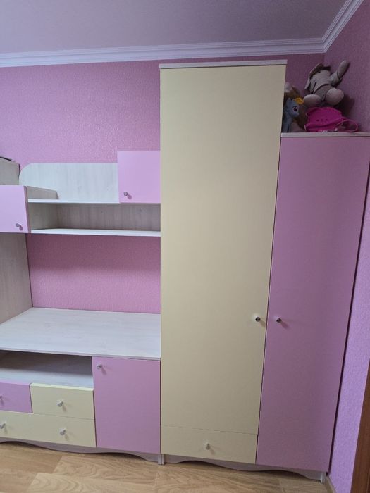 Продам чудову дитячу стінку